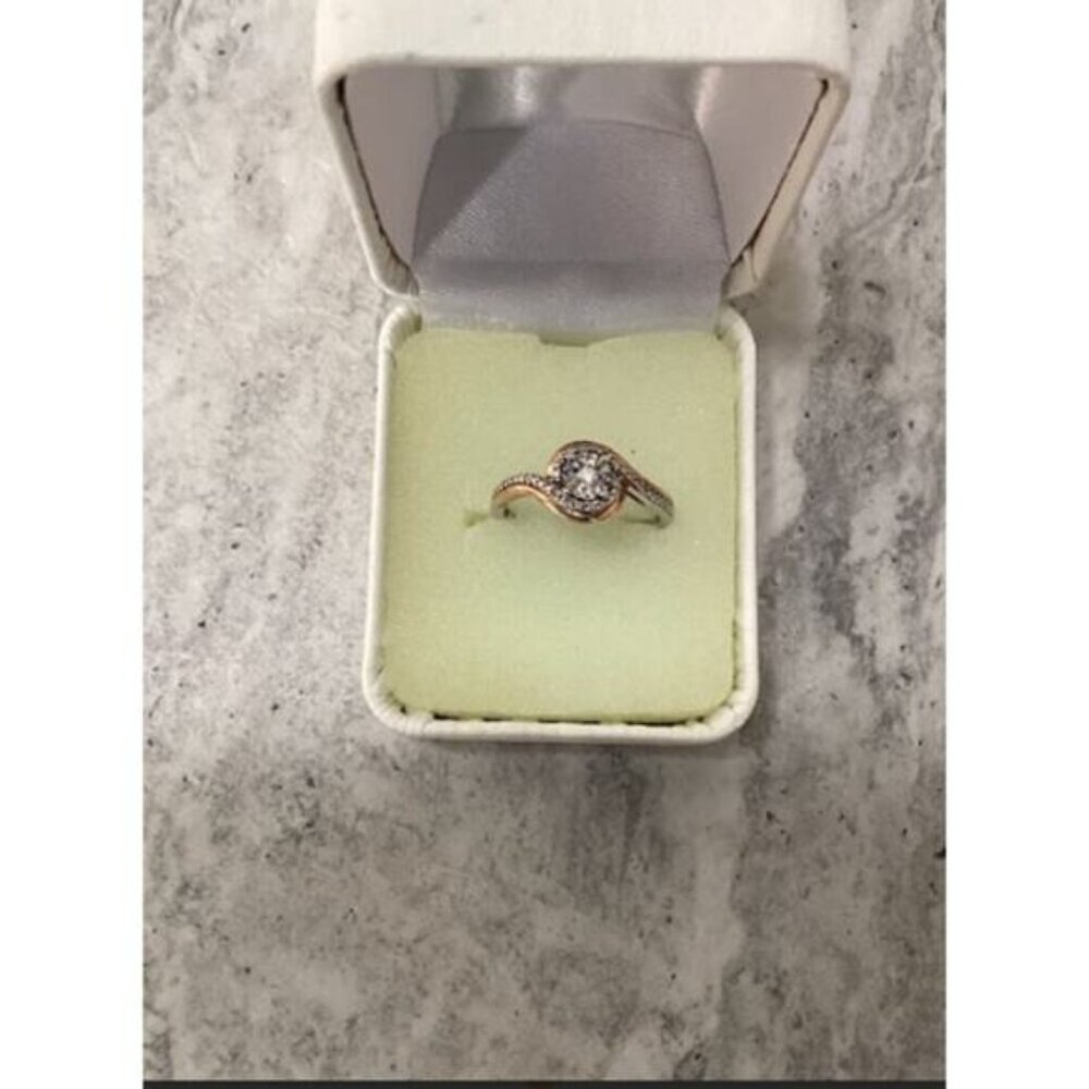 Curved Twist Ring Solitaire 14K White Gold Round Cut Natural Diamond Engagement